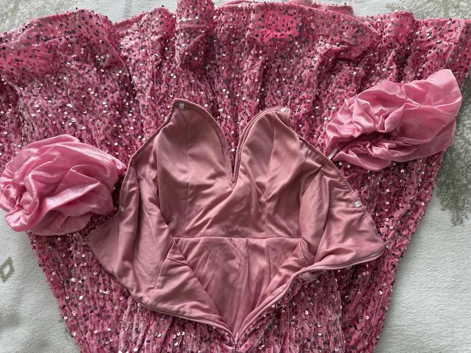 Дамска официална рокля – розова с пайети. Размер S/M