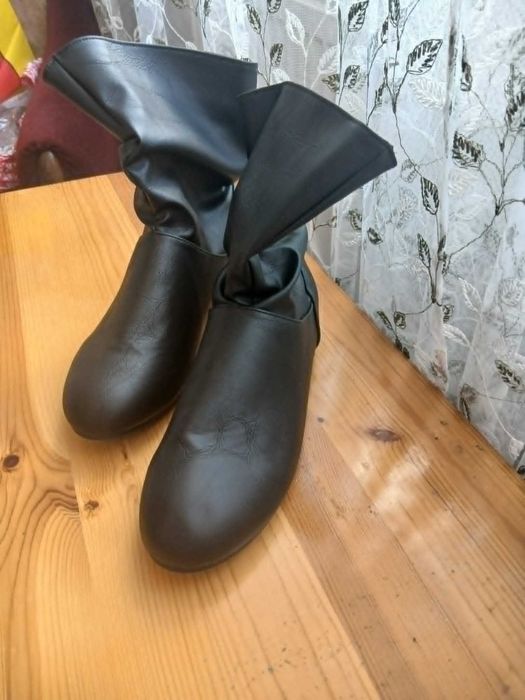 Обувки:Сандали и Ботуши