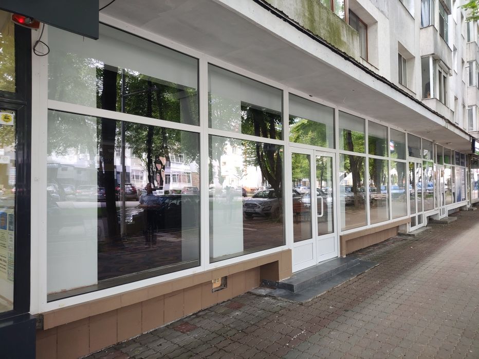 Închiriez spațiu comercial