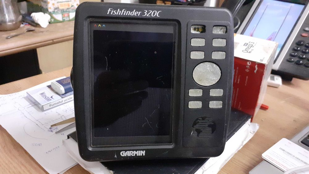 Vind sonar Garmin 320C fara accesorii s-au cumpar sonda pereche