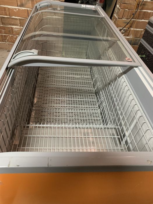 Хладилна Витрина Плюсова AHT PARIS 210(S)