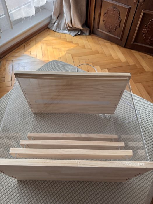 Cutie expozitie / Display case iluminat USB cu nivele interioare