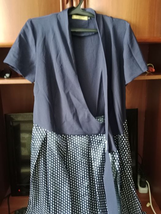 Продам пальто и платья