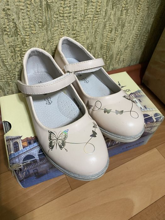 Детские туфли для девочки