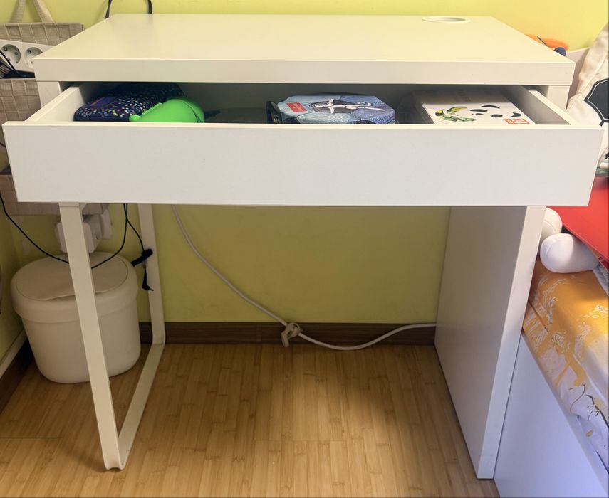 Birou  alb,73/50 cm,cu sertar.