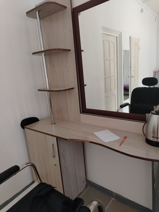 Пастамент для салонов, парикмахерской