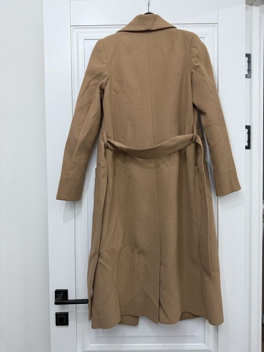 женское пальто бежевое