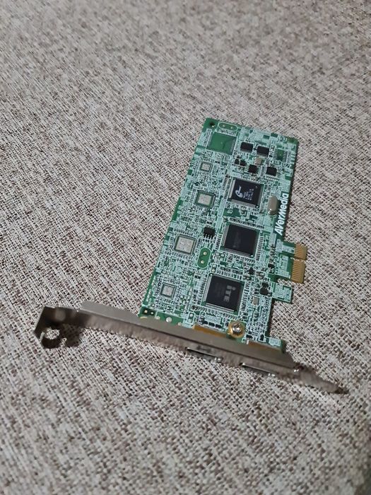 Placă captură AverMedia PCI Expres pentru PC