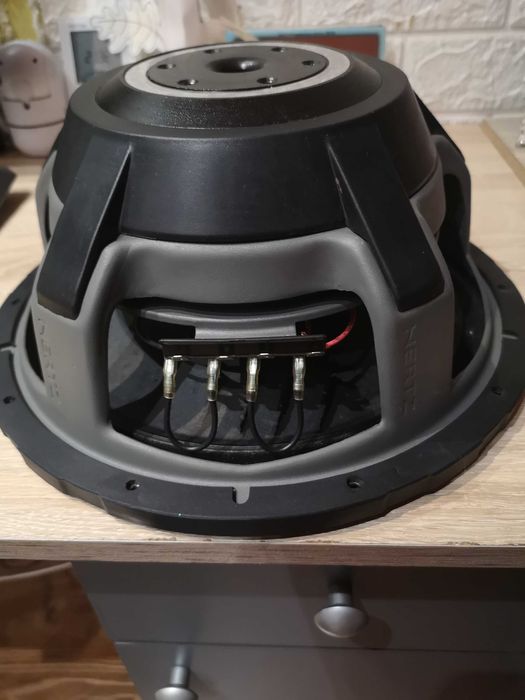 Продавам суб бас 12 Херц 2 канала перфектно състояние