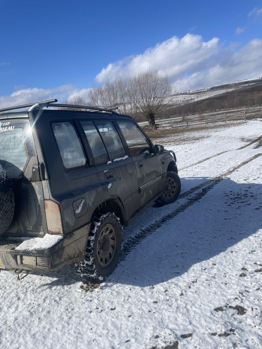 Vând Suzuki vitara