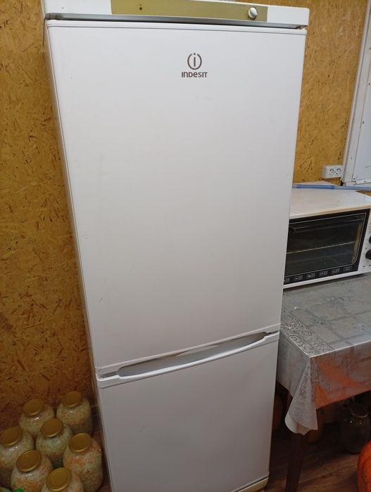 Продам холодильник Индезит, 25000 тг
