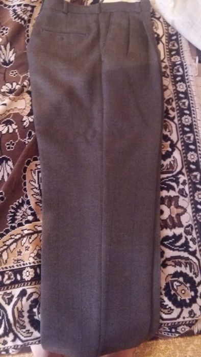 Продам костюм тройка