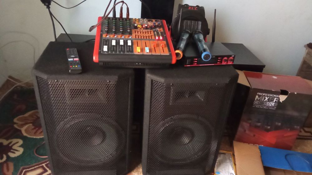 karaokega komplekt nabor sotiladi 2 oy ishlatilgan  xolati yangi
