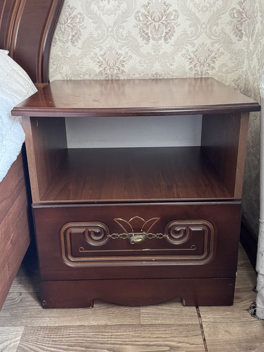 Продам спальный гарнитур