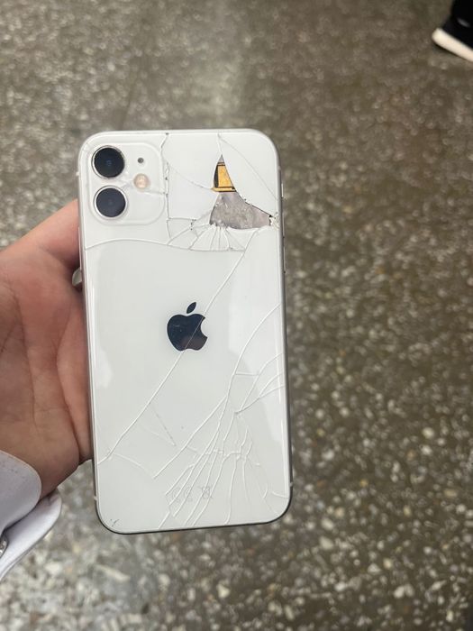 iPhone 11 продам 128гб