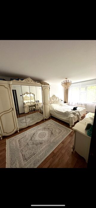 Продам спальный гарнитур