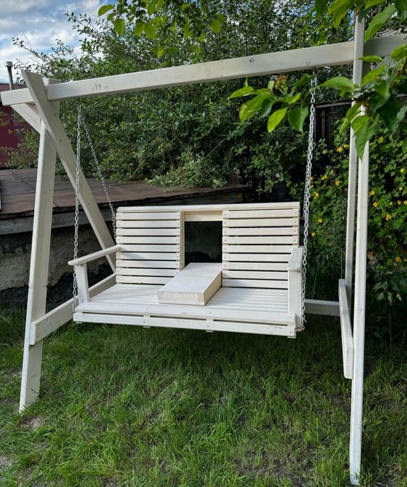 Продам качель деревянную.