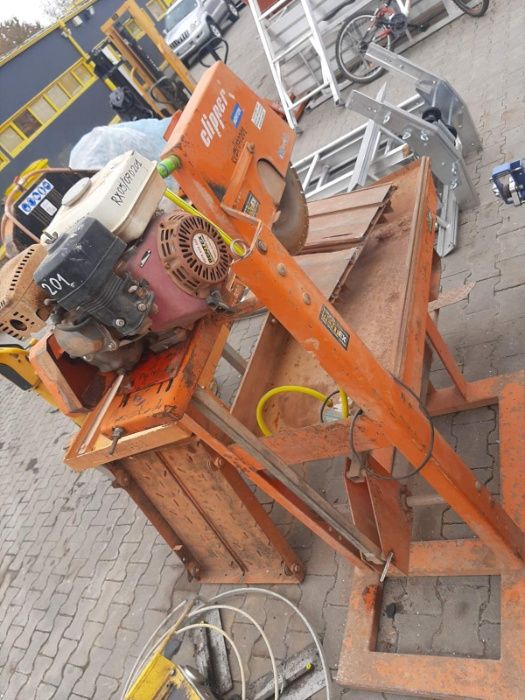 Отрезни маси под НАЕМ с Разчен диаметър от 230 до 650 от Рентекс