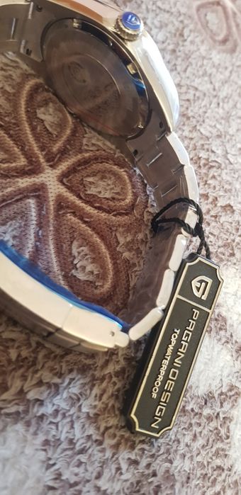 Само до Коледа. Часовник Pagani Design Black & White dial