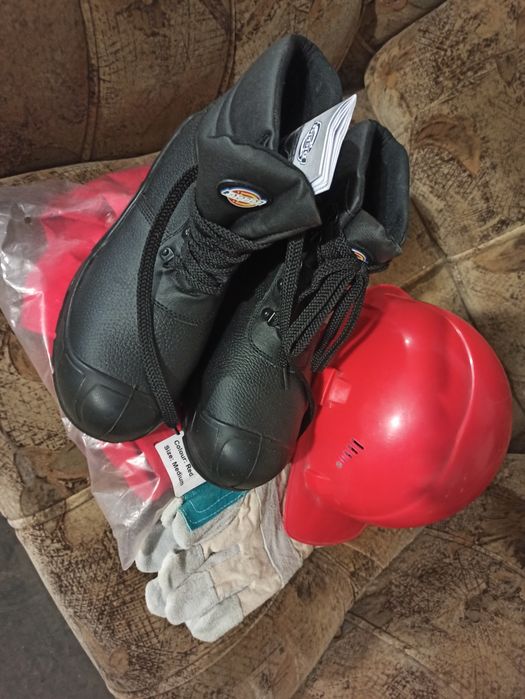 Летняя одежда для работы.