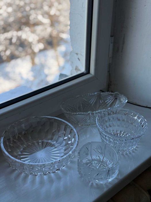 Посуда разная (без трещин, сколов)