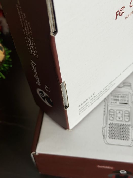 Statie Radioddity T1 , noi sigilate , set 2 buc .