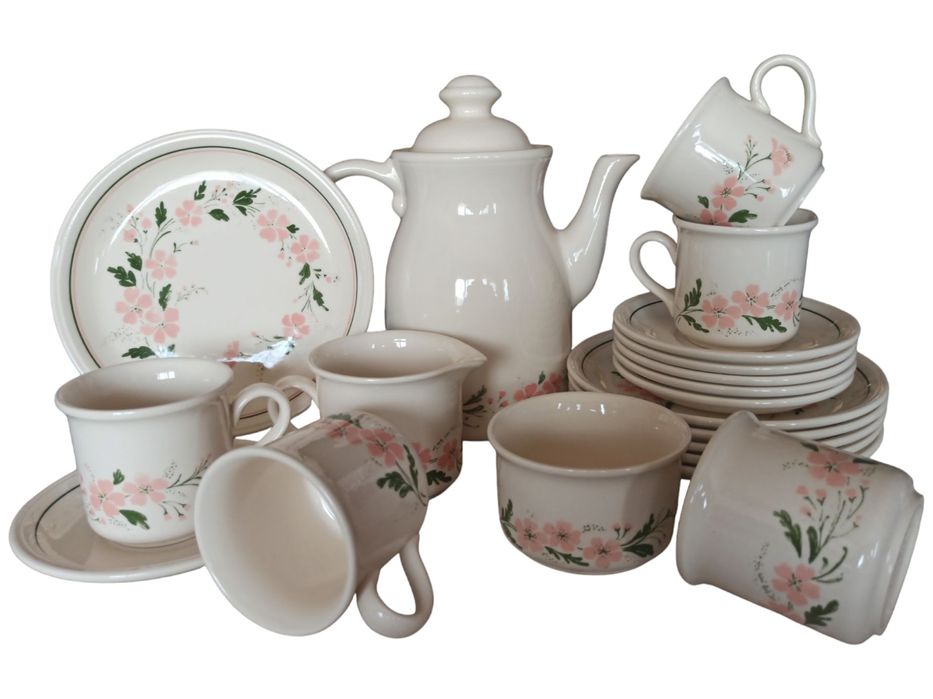 Сервиз за закуска от Biltons England ,,Розови цветя".