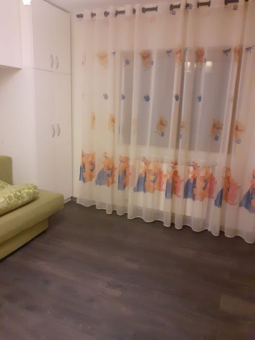 Închiriez apartament