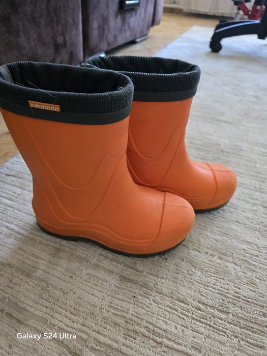Продам резиновые сапоги