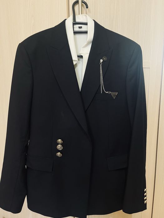 Костюм мужской почтый новый черный