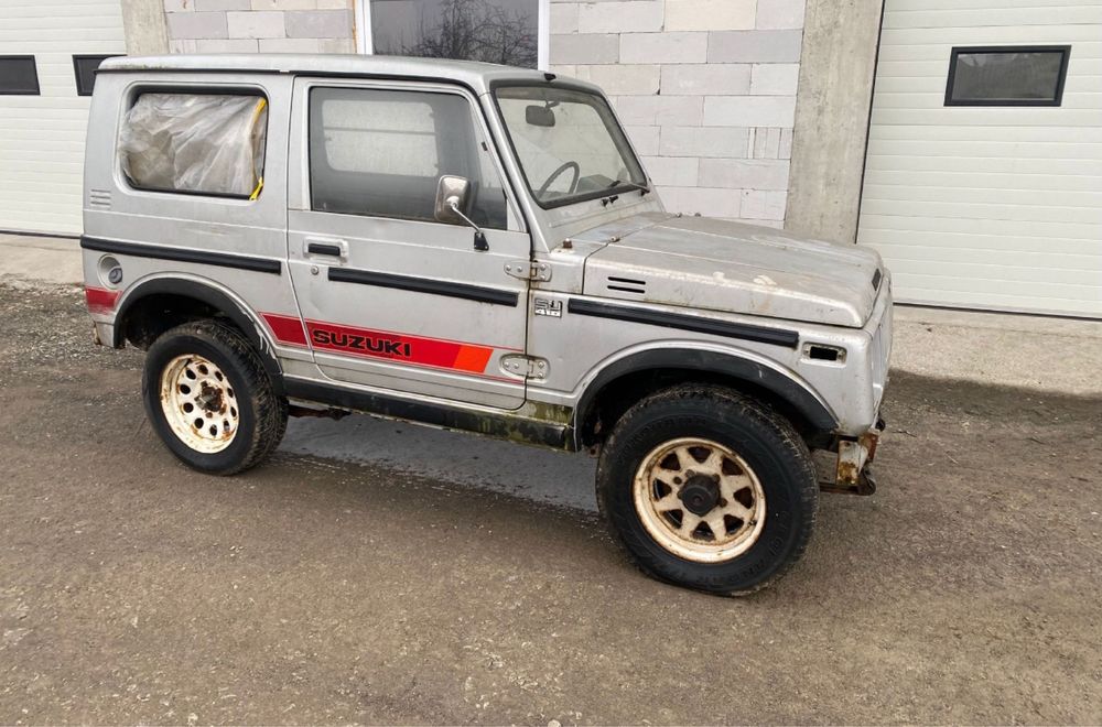 Suzuki Samurai necesita putina reparatie