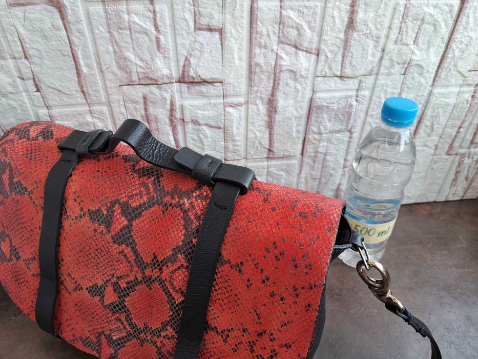 дамска чанта червено черна торба,естествена кожа и велур