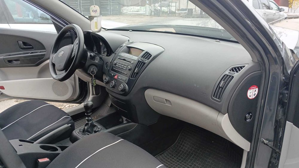 Dezmembrez Kia CEED 1.4 Benzina Din 2008 - G4FA