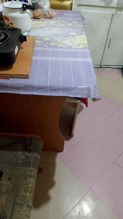 Продам кухонный уголок с табуретками