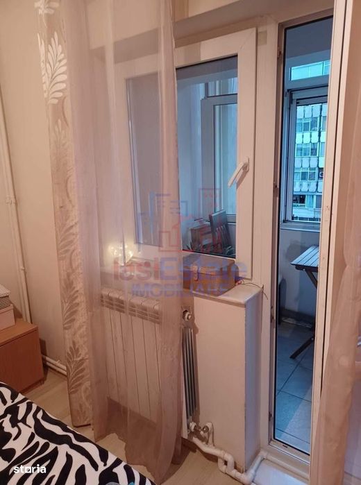 Gara Apartament 3 camere de vanzare etaj intermediar