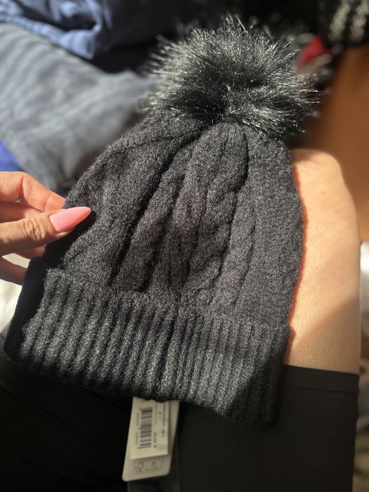 Зимна шапка  Guess