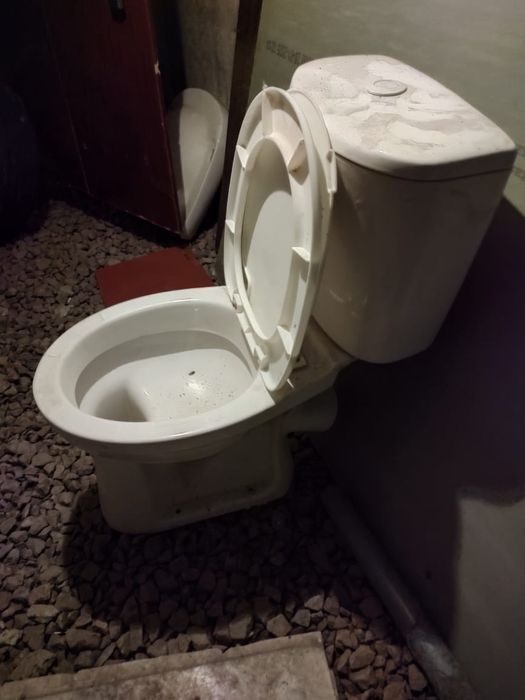 Продам унитаз и раковину