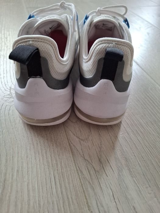 NIKE Air Max Axis White
