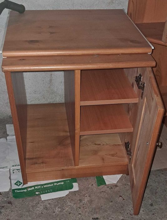 Секция и бюро от дърво