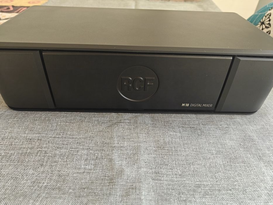 RCF M 18 Digital Mixer – 18 канала, Wi-Fi, Ефекти