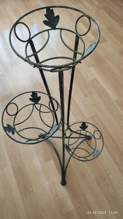 Подставка для цветов продам