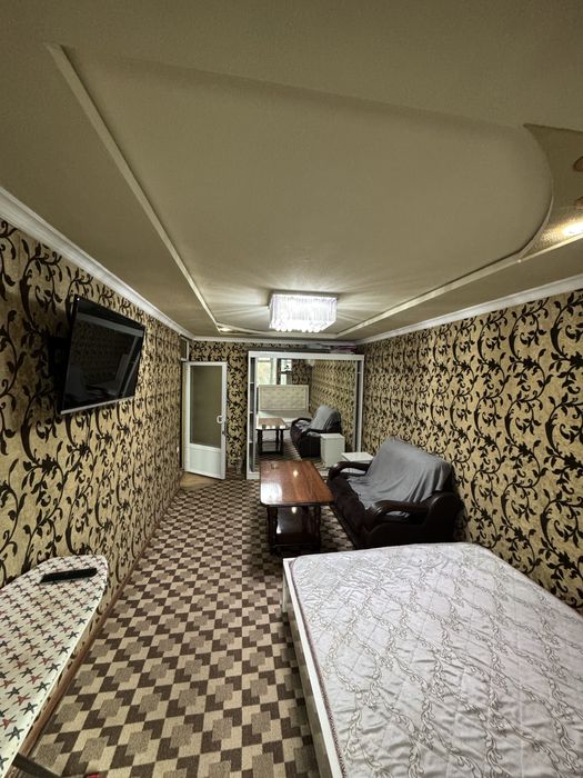 Аренда квартира 1хона 2 этаж 250$ Партсезт