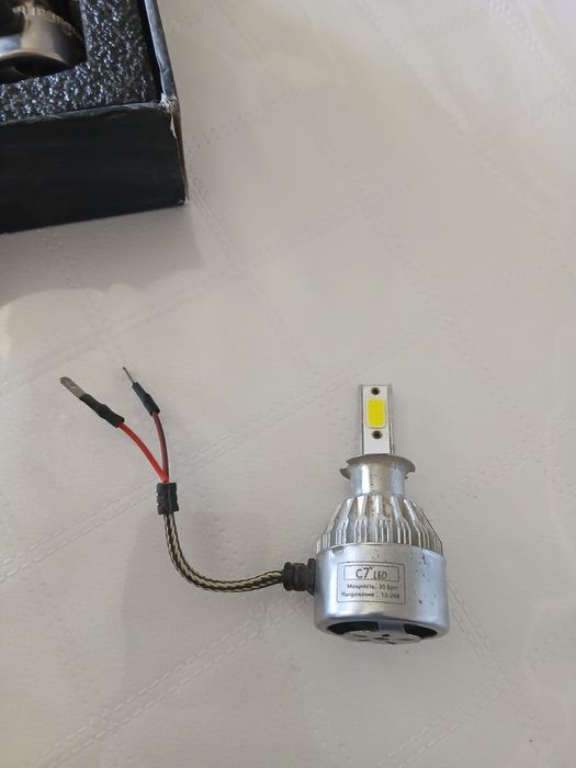Продаю 2 LED фары