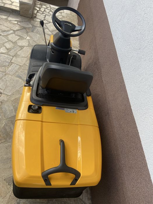 Vand tractor pentru tuns iarba