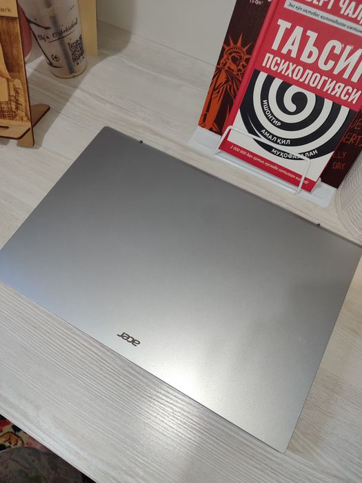 Laptop Acer sotiladi