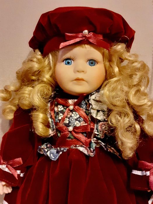 Порцеланова кукла