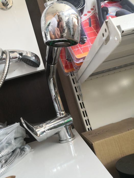 Смесител с разтеглива глава