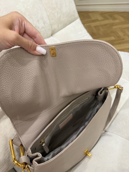 Coccinelle сумку продам оригинал