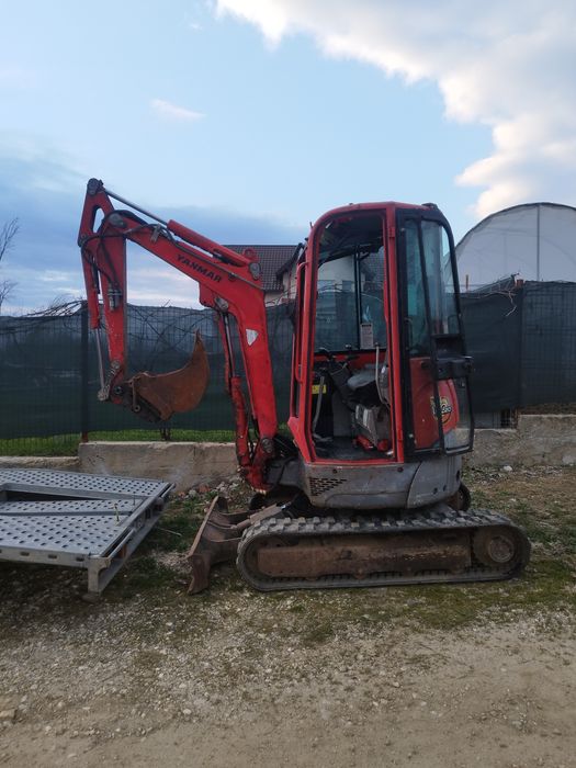 Miniexcavator yanmar