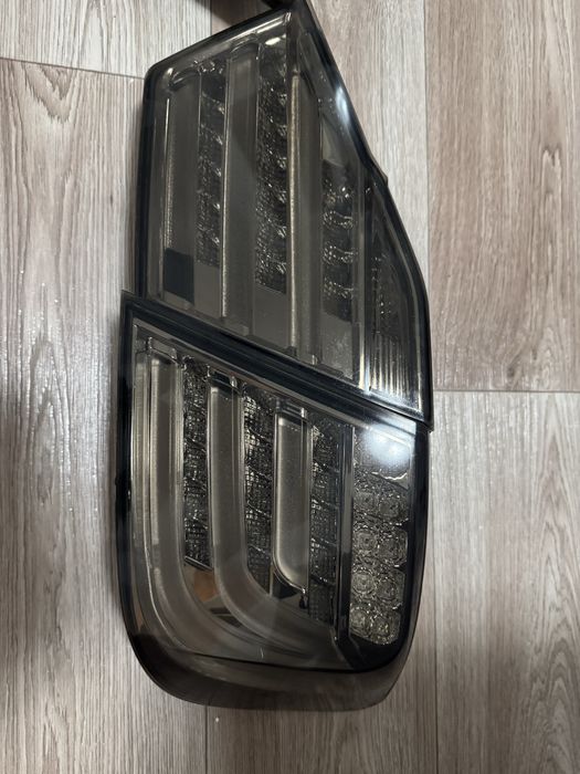 Продам задние фонари